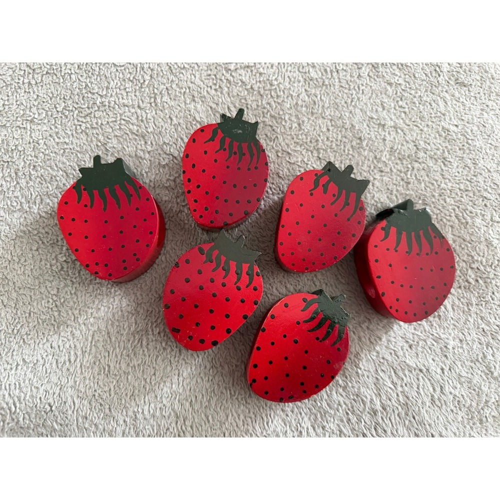 Vintage Wooden Strawberry Napkin Rings Set of 6 Red Fruit‎ Hand Painted Kitchen